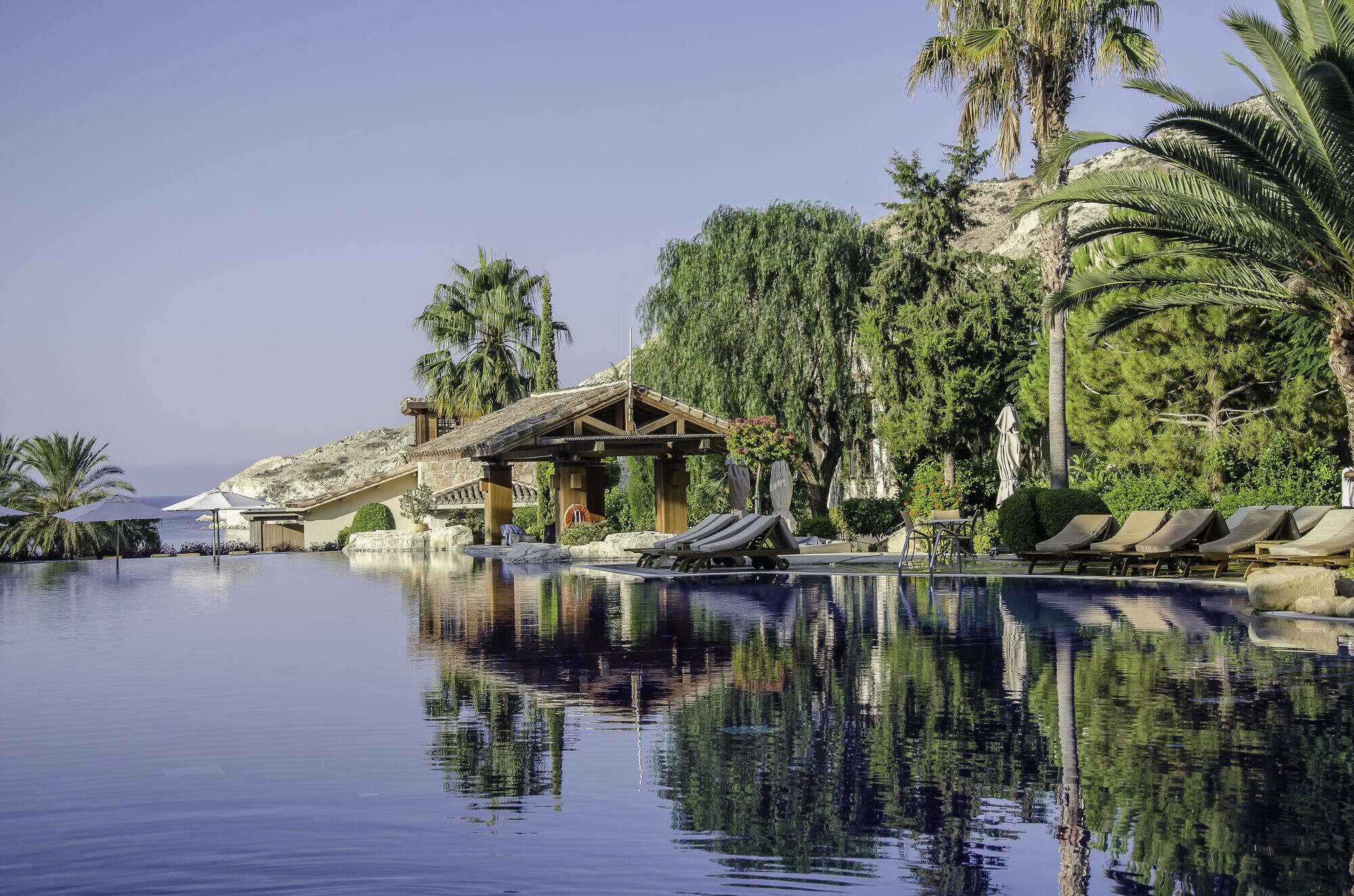 Infinity pool and pool bar at Columbia Beach Resort